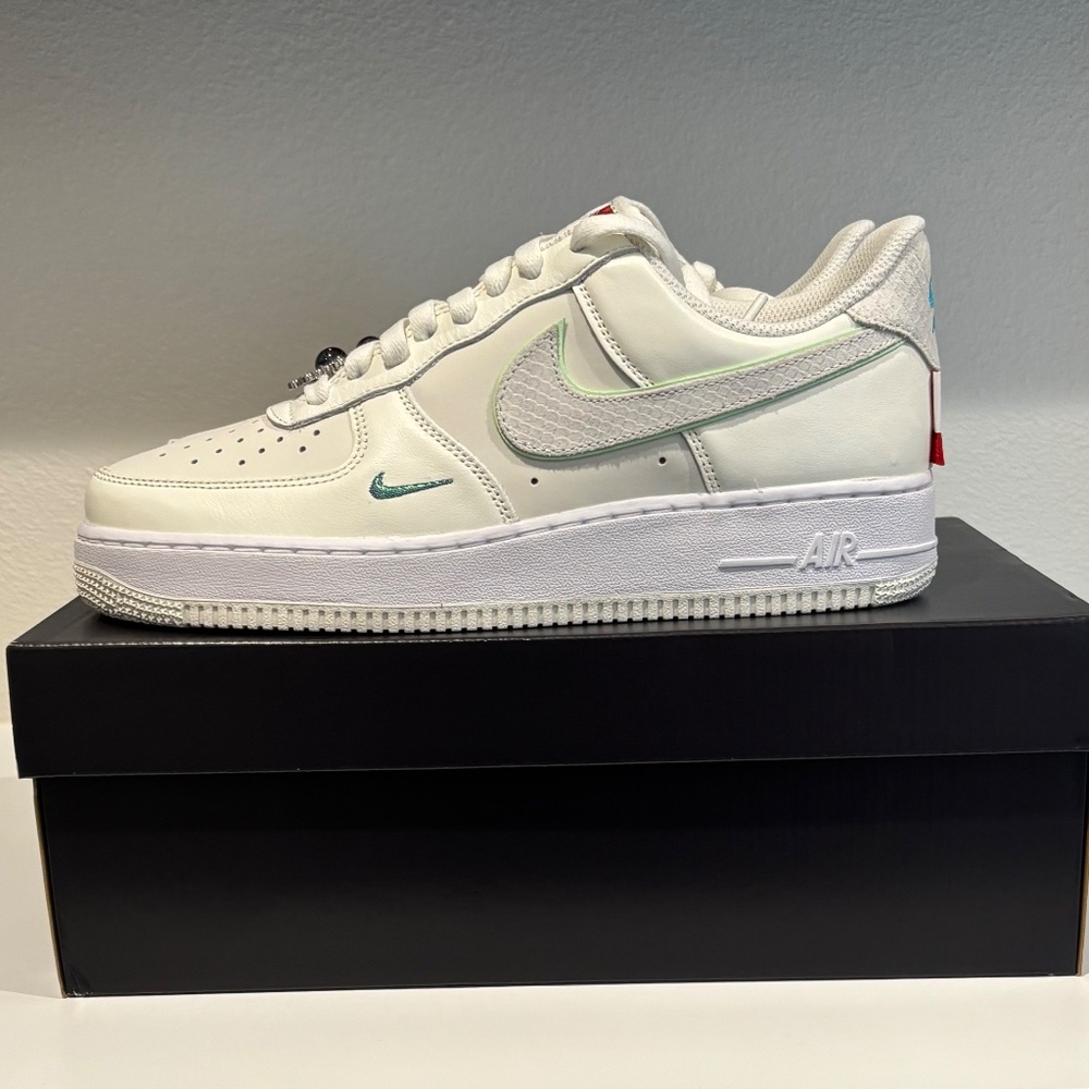 Men’s Nike Air Force 1 '07 Low silhouette - Picture 9 of 11